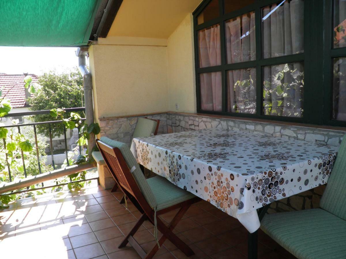 Apartman Mia Biograd Biograd Na Moru Exterior photo